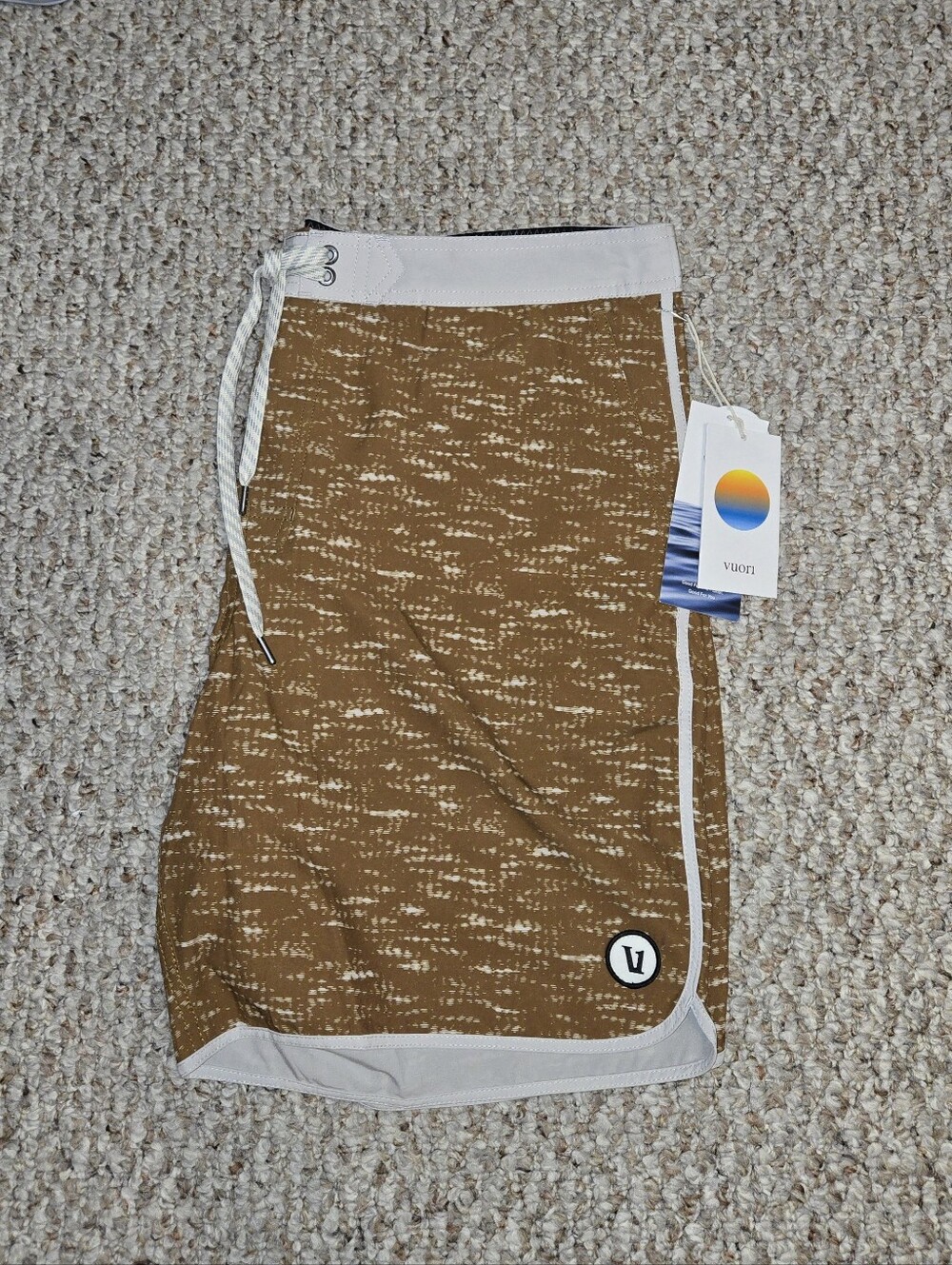 NWT Vuori Men’s Cruise Board Shorts Color Caramel Slub Yellow Size 36
